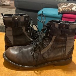 Bed/ Stu  combats boots